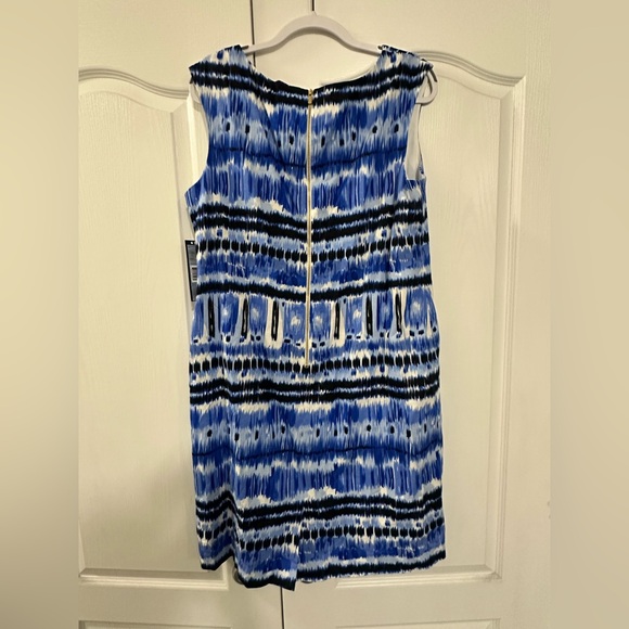 Tahari  Blue and White Patterned Midi Dress Size 16 NWT - Picture 4 of 5